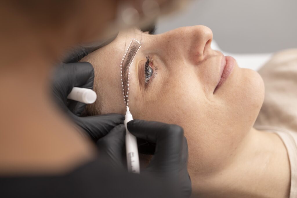 Microblanding cejas
