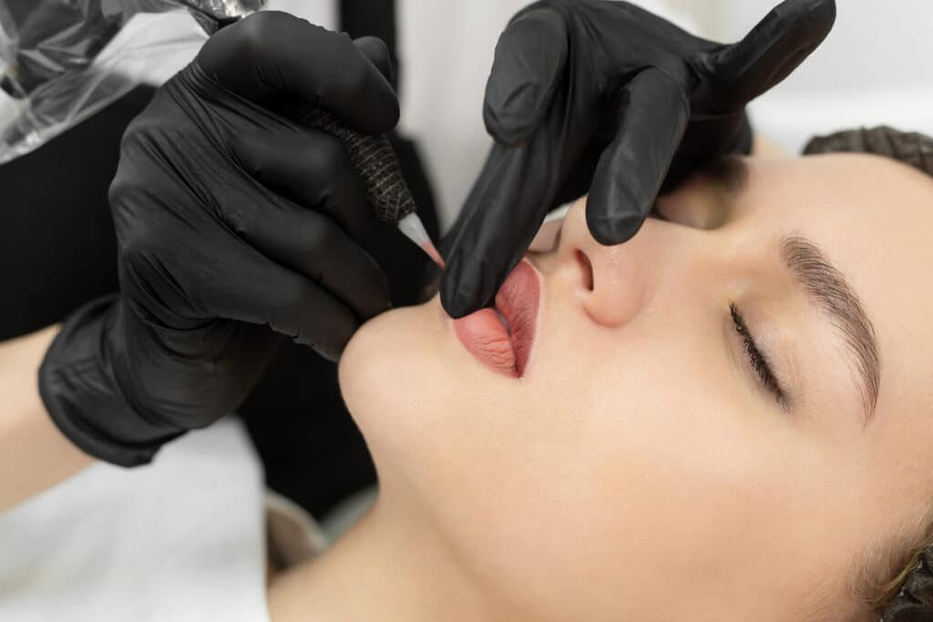 Mucropigmentacion labios