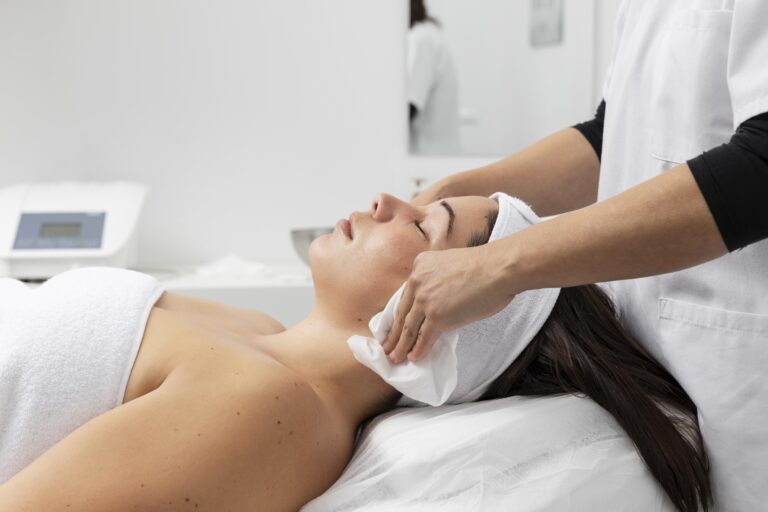 Curso de medicina estética tu camino hacia la profesionalización.jpg